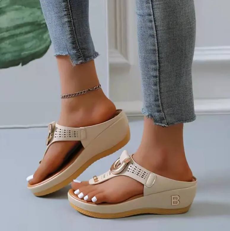 Orthopedic Comfort Sandals – Lightweight & Supportive for Daily Use