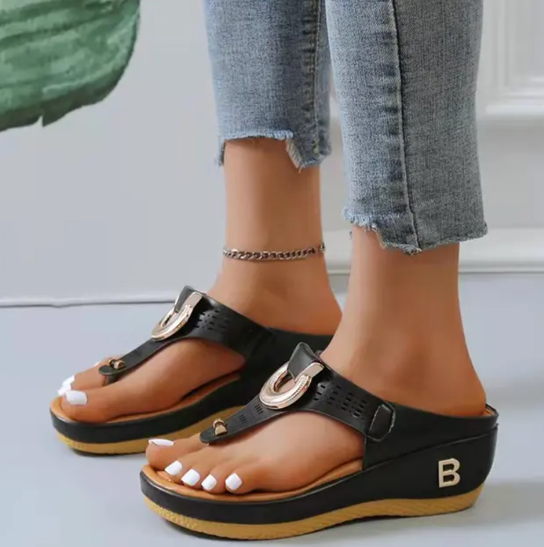 Orthopedic Comfort Sandals – Lightweight & Supportive for Daily Use